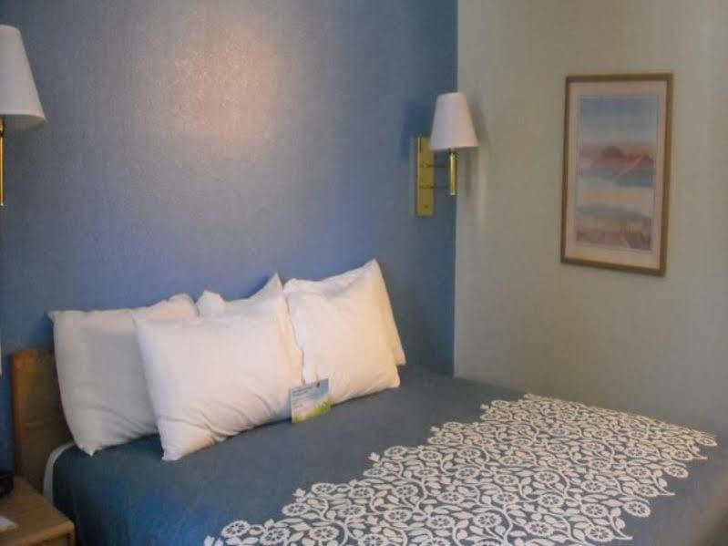 Days Inn By Wyndham Moab Dış mekan fotoğraf